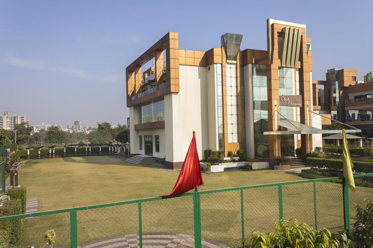 Club Florence Gurgaon Buitenkant foto